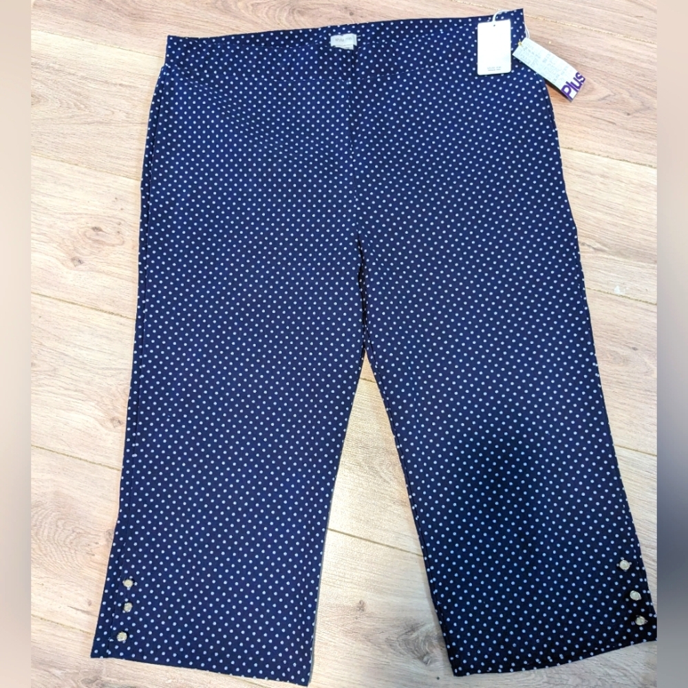 Style Me polka dot stretchy capris Sz 3X